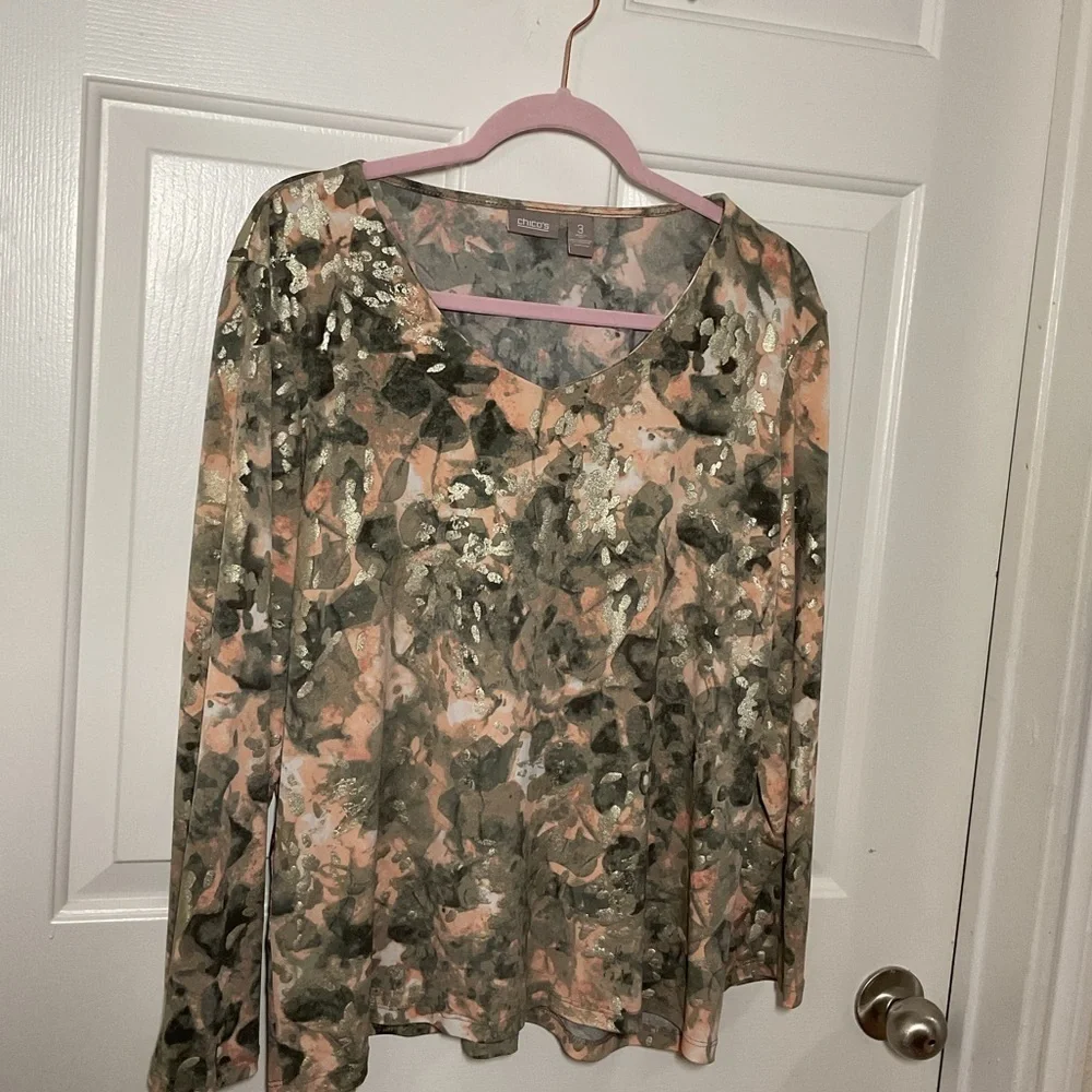 Chicos Floral V Neck Top Size 3 XL Metallic Detail Blouse - Picture 7 of 9
